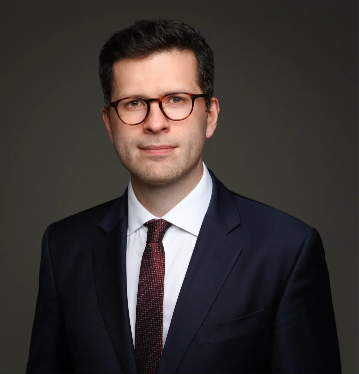 Mr Sam Nahas, consultant knee surgeon in Reading